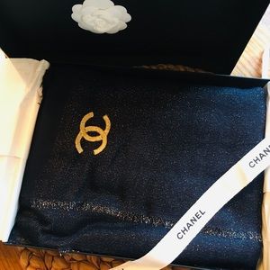 CHANEL Navy/Gold scarf. Fall 2019 collection.